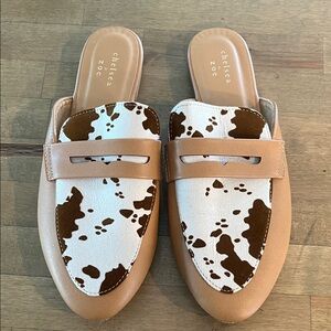 Chelsea & Zoe Women's Cow Print Tan Loafers